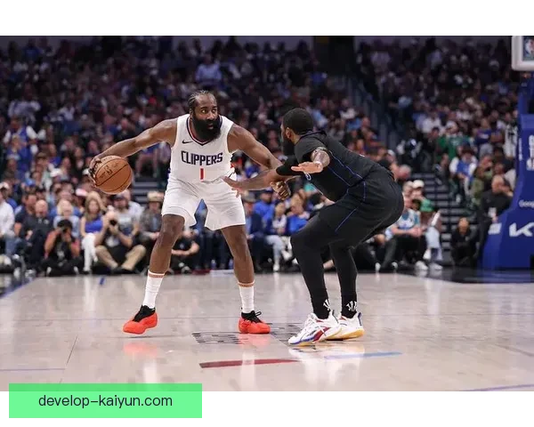 NBA焦点战再掀高潮巨星对决点燃季后赛希望东西部格局生变引发热议 NBA焦点战再掀高潮巨星对决点燃季后赛希望东西部格局生变引发热议