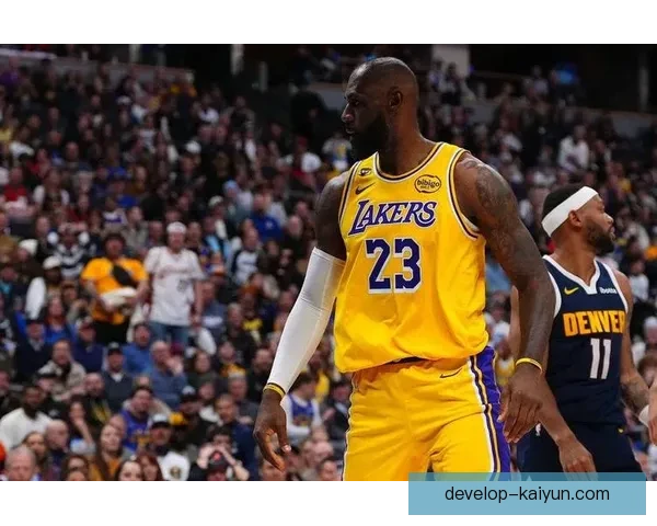 詹姆斯率湖人逆转勇士掀起季后赛争夺新高潮全联盟格局再度生变