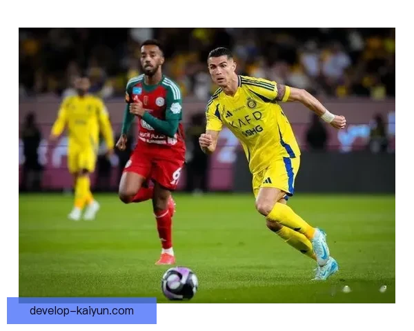 豪门对决引爆赛季焦点之战球迷热议战术与新星表现冠军走势再起波澜