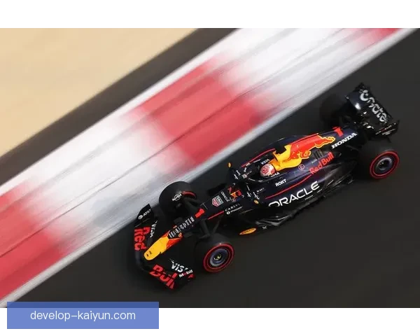 F1赛季激烈角逐梅赛德斯与红牛展开新一轮巅峰对决 F1赛季激烈角逐梅赛德斯与红牛展开新一轮巅峰对决