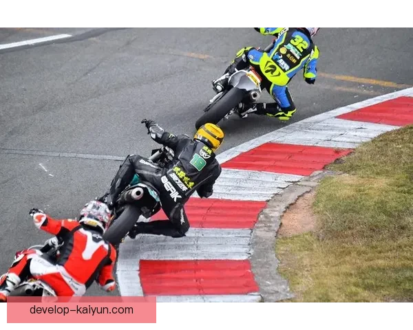 意大利站精彩纷呈摩托车手争夺年度总冠军焦点 意大利站精彩纷呈摩托车手争夺年度总冠军焦点