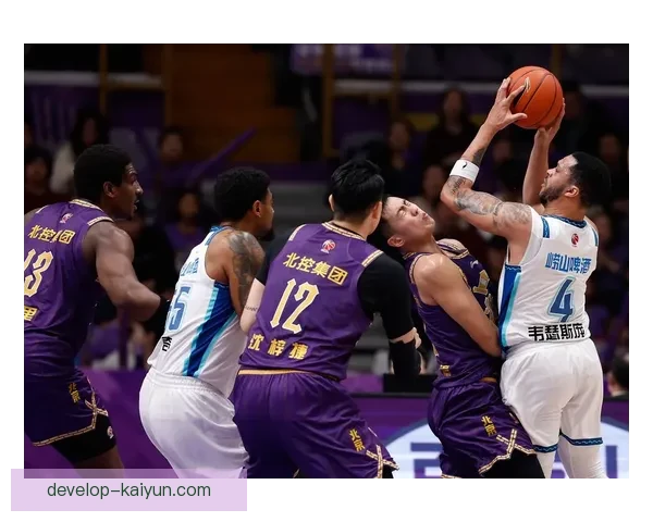 CBA联赛激烈对决各队全力争夺季后赛席位最新战报