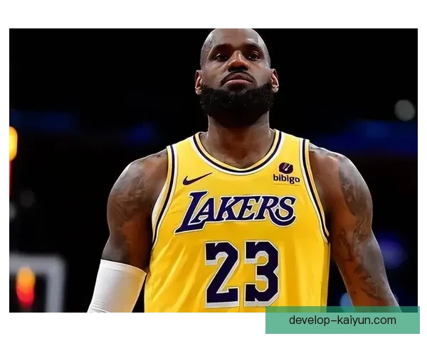 NBA最新动态：勇士迎来复苏湖人面临困境詹姆斯伤情成焦点